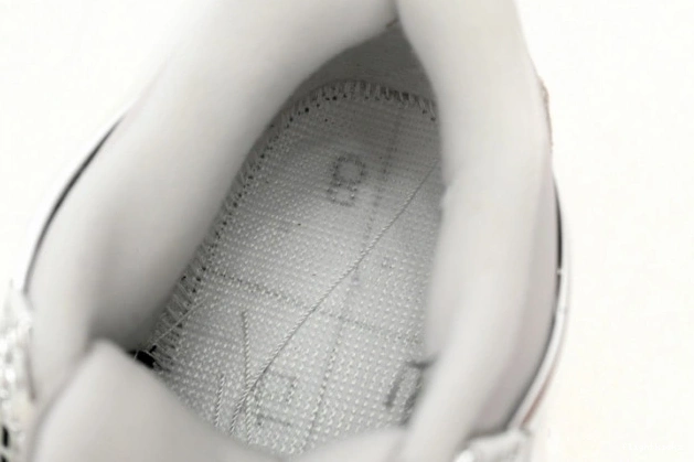 Jordan Frozen AQ9129-001 4 WMNS Air Moments 1027